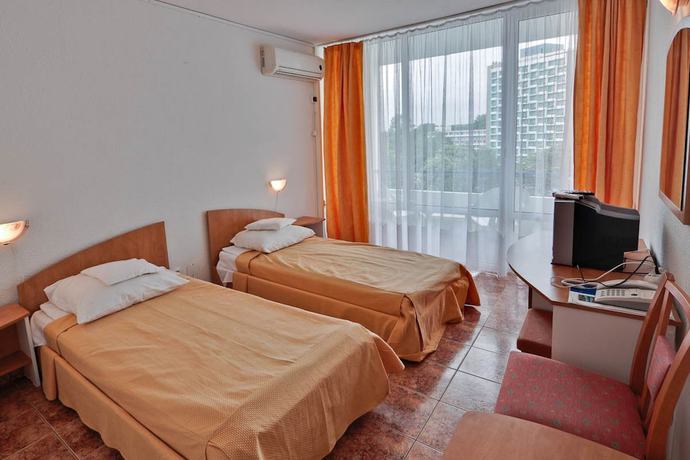 Imagen de la habitación del Hotel Cerna. Foto 7