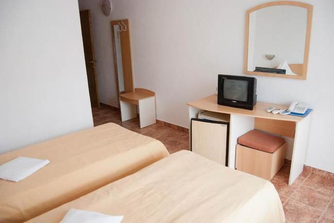 Imagen de la habitación del Hotel Cerna. Foto 8