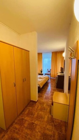 Imagen de la habitación del Hotel Cerna. Foto 16
