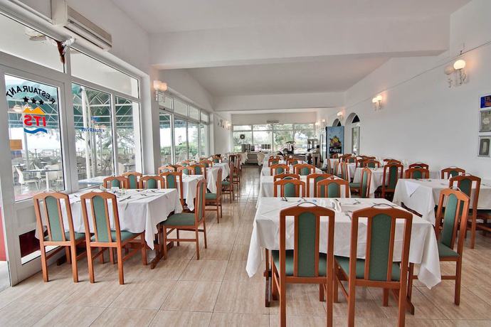 Imagen del bar/restaurante del Hotel Cerna. Foto 3