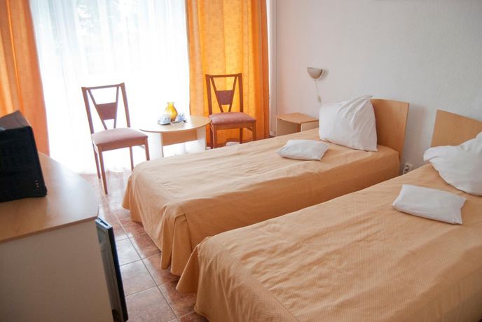 Imagen de la habitación del Hotel Cerna. Foto 18
