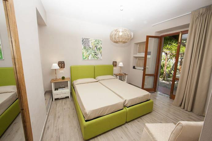 Imagen de la habitación del Hotel Cernia Isola Botanica. Foto 14