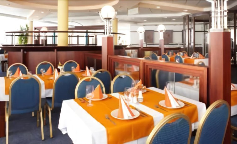 Imagen del bar/restaurante del Hotel Cernigov. Foto 4