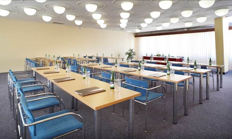 Imagen de los interiores del Hotel Cernigov. Foto 19