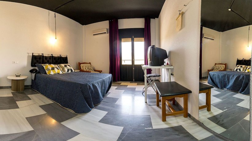 Imagen de la habitación del Hotel Cero Ocho. Foto 16