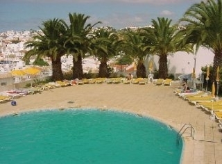 Imagen de la piscina del Hotel Cerro Branco. Foto 4