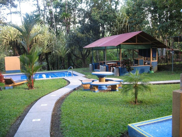 Imagen de los exteriores del Hotel Cerro Chato Ecolodge. Foto 10