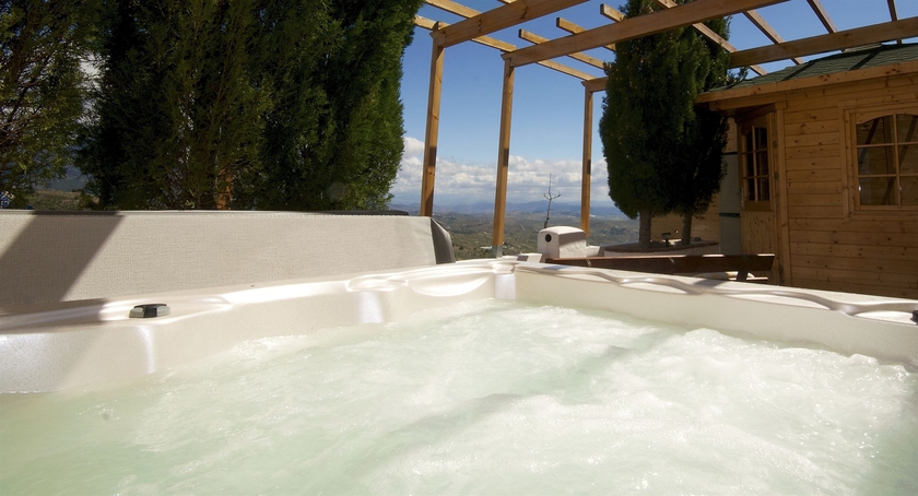 Imagen de los exteriores del Hotel Cerro De Hijar. Foto 6