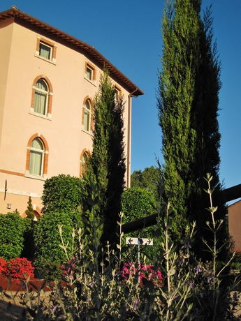 Imagen de los exteriores del Hotel Certaldo. Foto 6