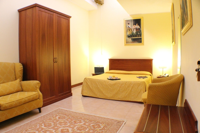 Imagen de la habitación del Hotel Certosa. Foto 10