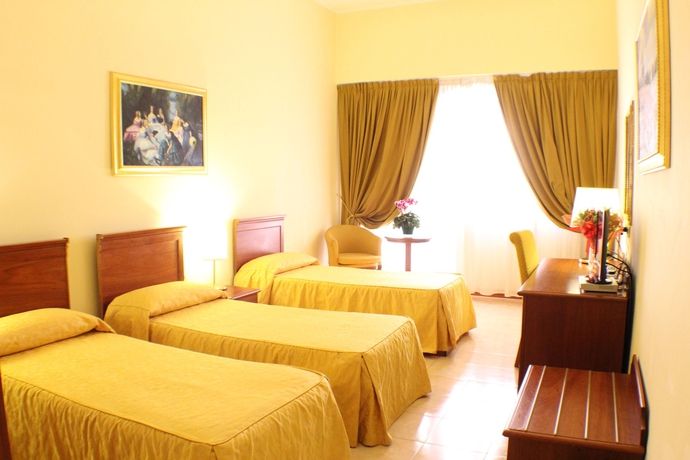 Imagen de la habitación del Hotel Certosa. Foto 13