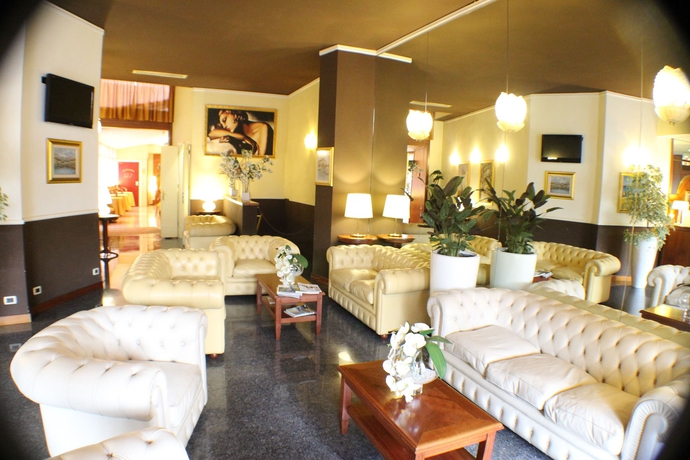 Imagen de los interiores del Hotel Certosa, Mil&aacute;n. Foto 16