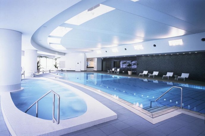 Imagen de la piscina del Hotel Cerulean Tower Tokyu. Foto 14