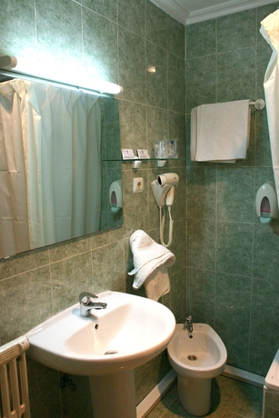 Imagen de la habitación del Hotel Cervantes, Alicante. Foto 7
