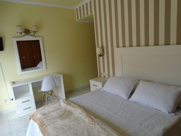 Imagen de la habitación del Hotel Cervantes, Sanxenxo. Foto 7