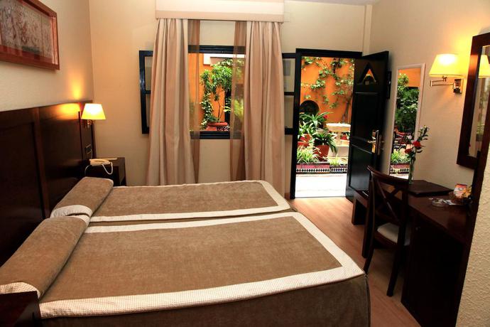 Imagen general del Hotel Cervantes, Sevilla. Foto 14