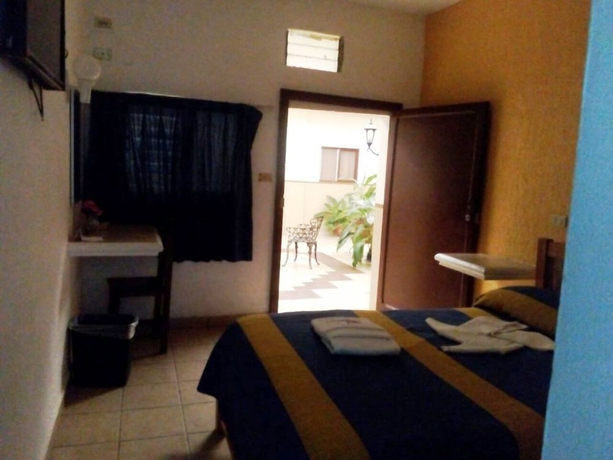 Imagen de la habitación del Hotel Cervantino. Foto 6