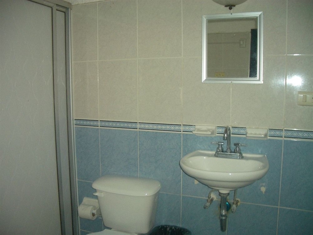 Imagen de la habitación del Hotel Cervantino. Foto 9