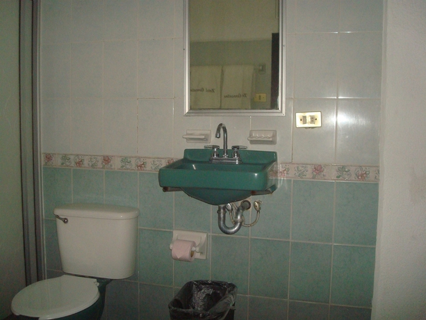 Imagen de la habitación del Hotel Cervantino. Foto 15