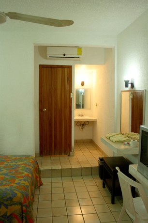 Imagen de la habitación del Hotel Cervantino. Foto 16