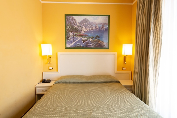 Imagen de la habitación del Hotel Cervara Park. Foto 12