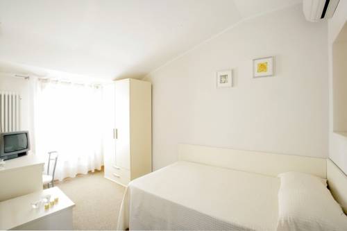 Imagen de la habitación del Hotel Cervetta 5. Foto 8