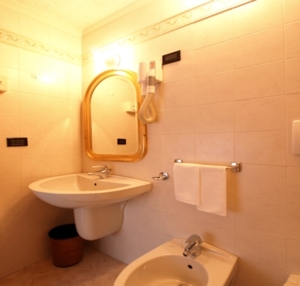 Imagen de los interiores del Hotel Cervo. Foto 6