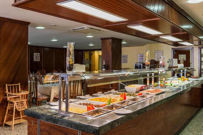 Imagen del bar/restaurante del Hotel Cervol. Foto 2