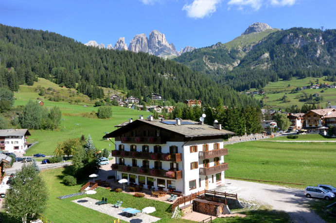 Imagen de los exteriores del Hotel Cesa Edelweiss. Foto 12