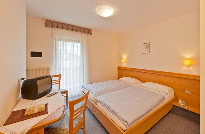 Imagen de la habitación del Hotel Cesa Edelweiss. Foto 8