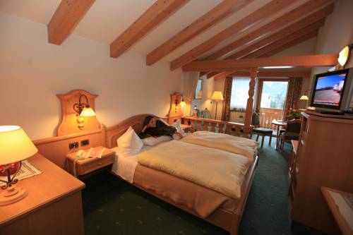 Imagen de la habitación del Hotel Cesa Tyrol. Foto 5