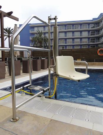 Imagen de la piscina del Hotel Cesar Augustus. Foto 21