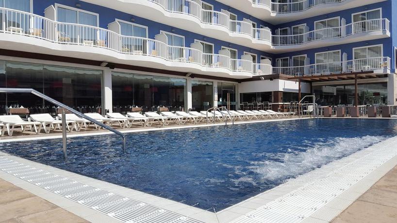 Imagen de la piscina del Hotel Cesar Augustus. Foto 25