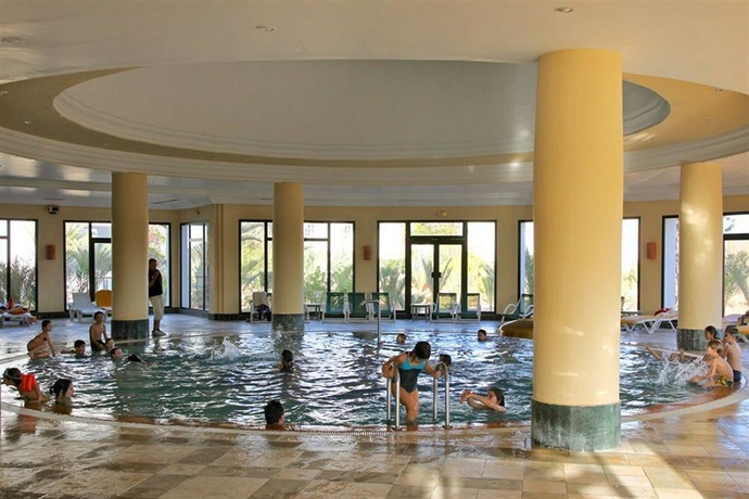 Imagen de la piscina del Hotel Cesar Thalasso. Foto 7