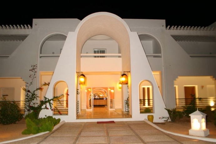 Imagen de los exteriores del Hotel Cesar Thalasso. Foto 6