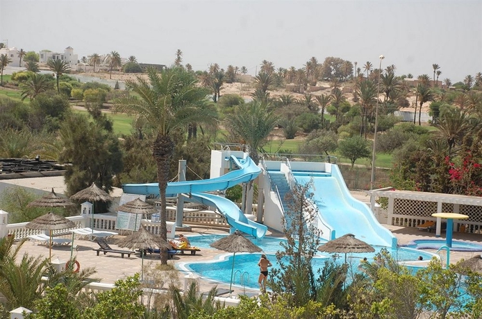 Imagen de la piscina del Hotel Cesar Thalasso. Foto 9