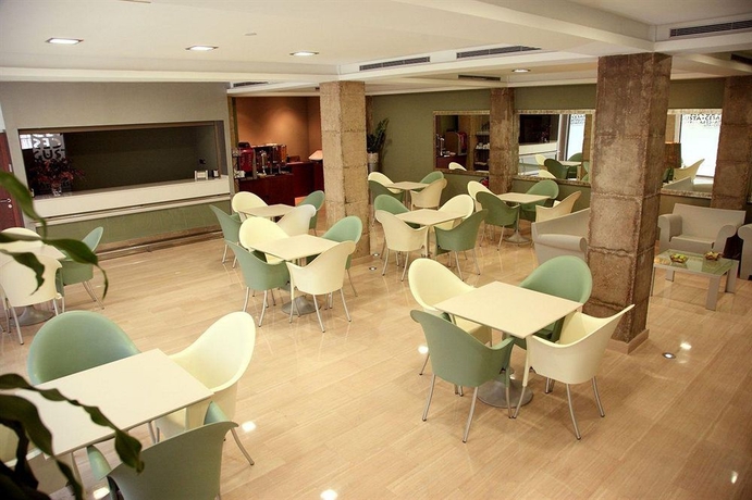 Imagen del bar/restaurante del Hotel Cesaraugusta. Foto 3