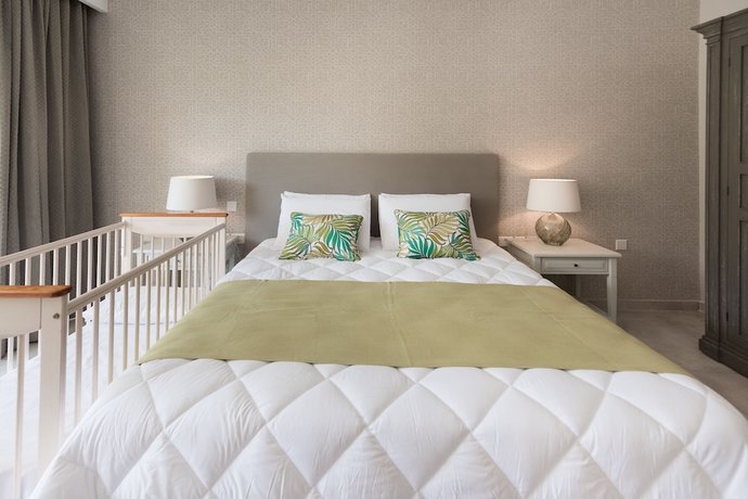 Imagen de la habitación del Hotel Cesca Boutique. Foto 7