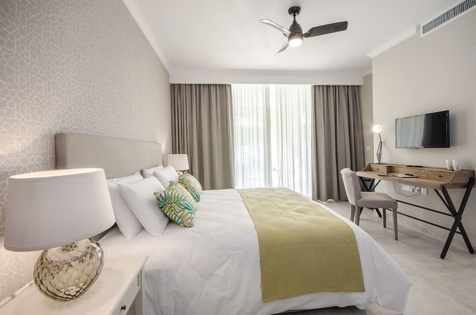 Imagen de la habitación del Hotel Cesca Boutique. Foto 11