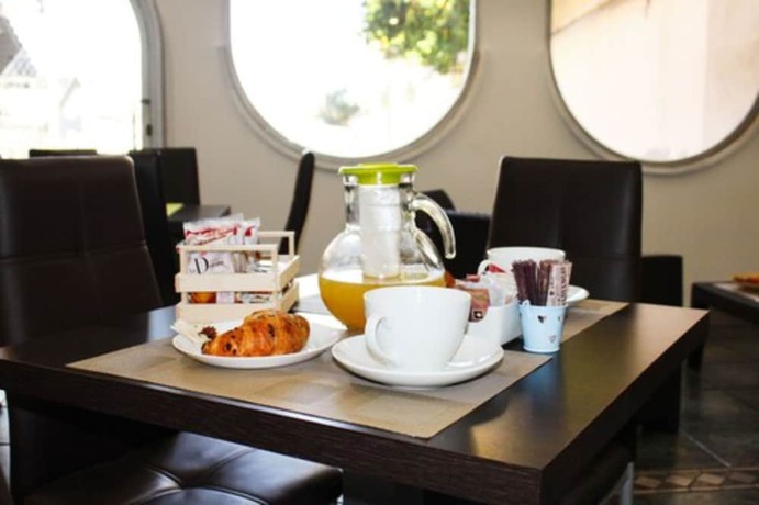 Imagen del bar/restaurante del Hotel Cesirja. Foto 5