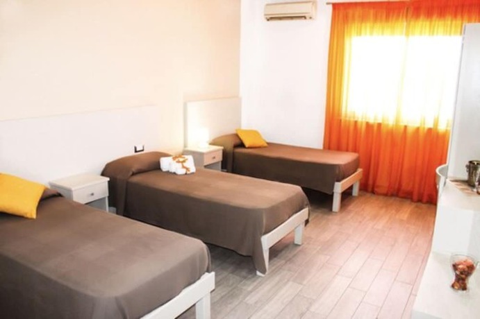 Imagen de la habitación del Hotel Cesirja. Foto 14