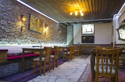 Imagen del bar/restaurante del Hotel Cesmeli Konak. Foto 5