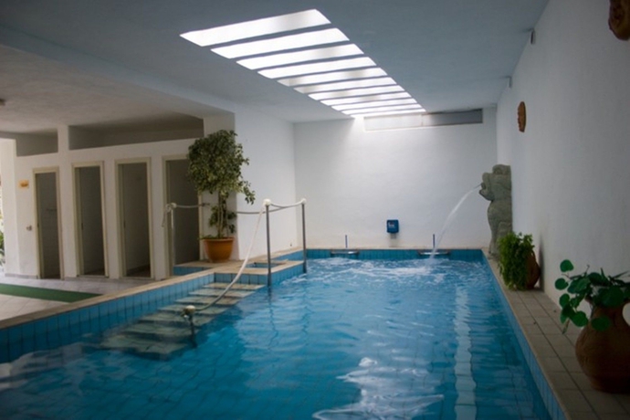 Imagen de la piscina del Hotel Cesotta. Foto 12