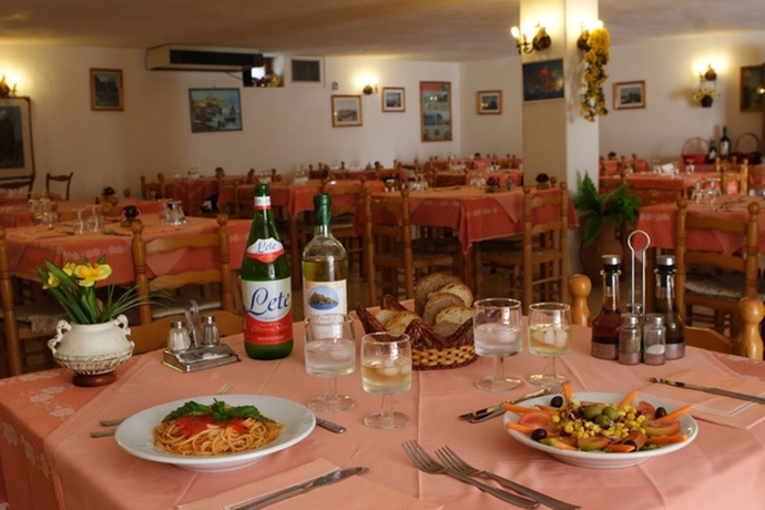 Imagen del bar/restaurante del Hotel Cesotta. Foto 4