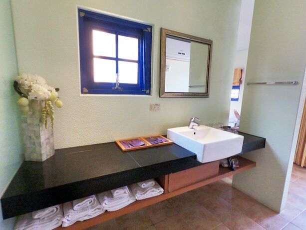 Imagen general del Hotel C\'est La Vie. Foto 8