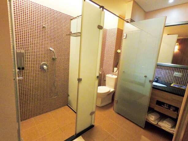 Imagen general del Hotel C\'est La Vie. Foto 11