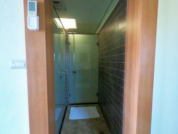 Imagen general del Hotel C\'est La Vie. Foto 12