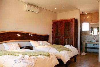Imagen de la habitación del Hotel C'est Si Bon. Foto 7