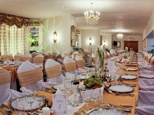 Imagen del bar/restaurante del Hotel Cetate Imparatul Romanilor. Foto 2