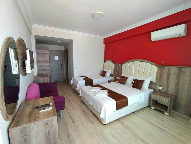 Imagen de la habitación del Hotel Cetin Prestige Resort. Foto 15